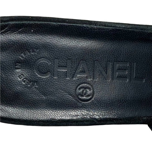 CHANEL Black Suede Heart Buckle Open Toe Wedge SINGLE LEFT SHOE - Size 9.5 - Picture 10 of 11